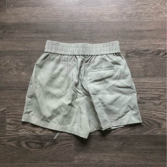 Dynamite High Rise Flowy Shorts | Size M - Picture 5 of 5